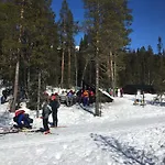 Yllaeksen Yoepuu Сasa de vacaciones Äkäslompolo