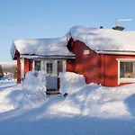 Yllaeksen Yoepuu Сasa de vacaciones Äkäslompolo