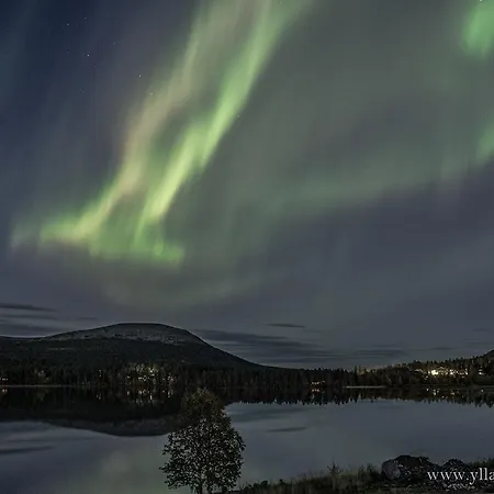 Yllaeksen Yoepuu Akaslompolo