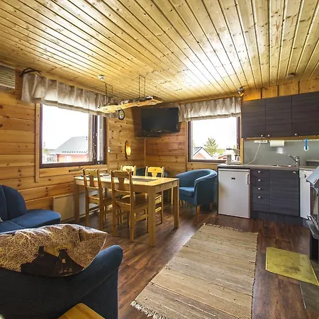 Holiday home Yllaeksen Yoepuu Akaslompolo