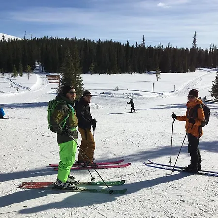 Yllaeksen Yoepuu Nyaraló Äkäslompolo