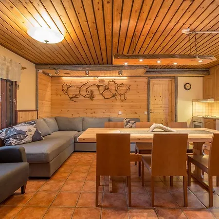 Holiday home Yllaeksen Yoepuu