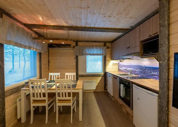 伊拉科森于普酒店 度假居 Äkäslompolo