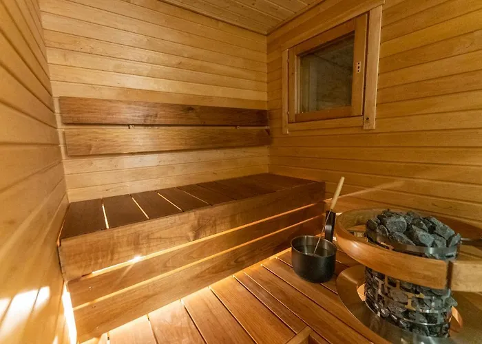 Yllaeksen Yoepuu * Äkäslompolo